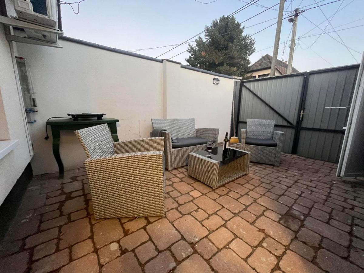 Апартаменти King House & Garden With Ac And Free Parking Possibility
