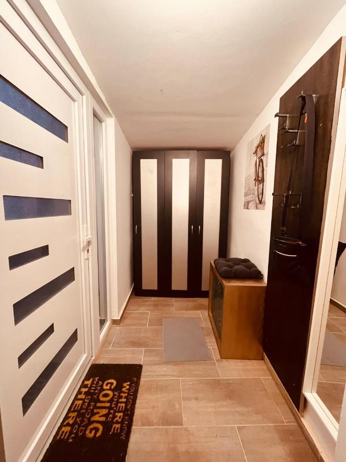 King House & Garden With Ac And Free Parking Possibility Апартаменти