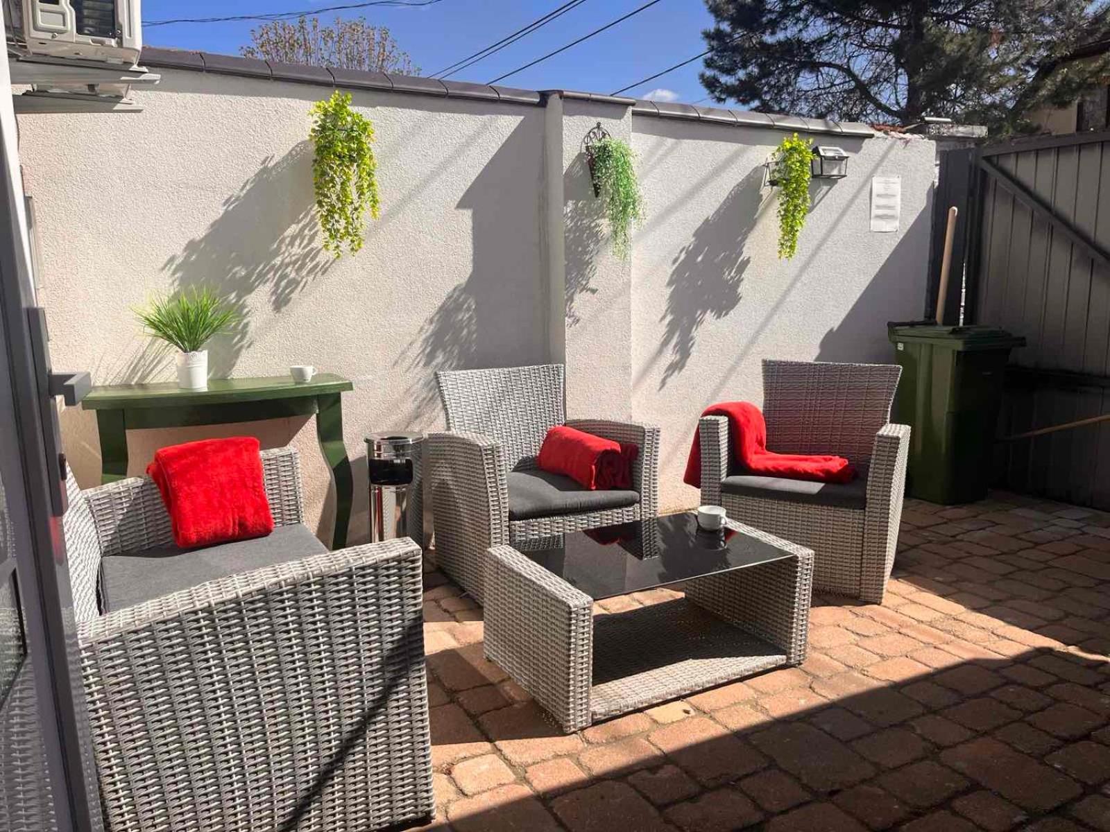 King House & Garden With Ac And Free Parking Possibility Boedapest